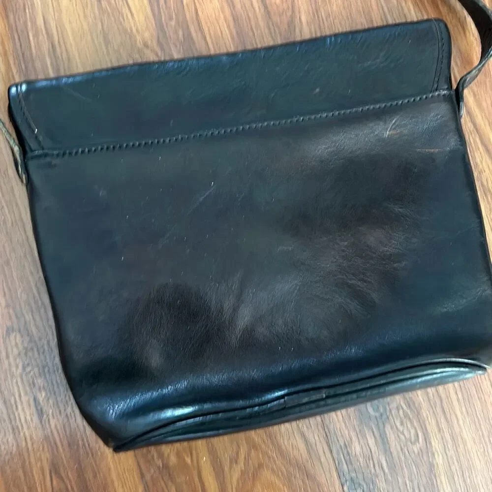Oroton vintage black leather Crossbody bag